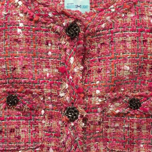 Blazer - Picture 4 of 4